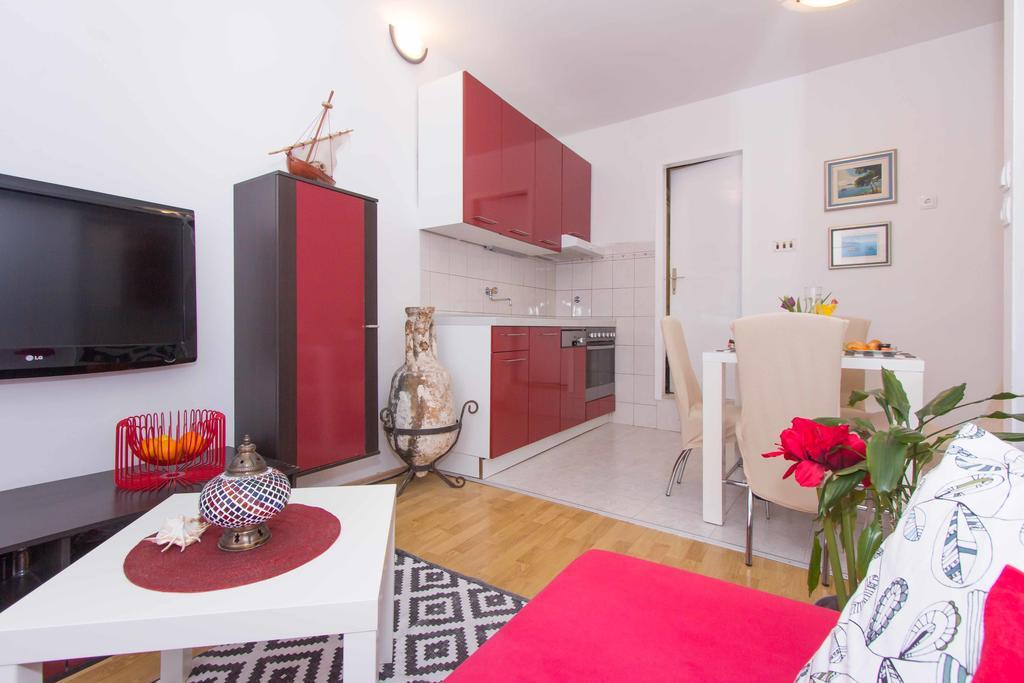 Red Valentino Apartment สปลิท ภายนอก รูปภาพ