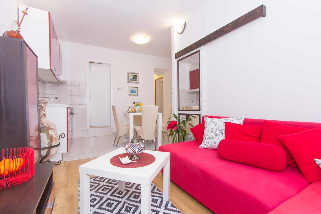 Red Valentino Apartment สปลิท ภายนอก รูปภาพ