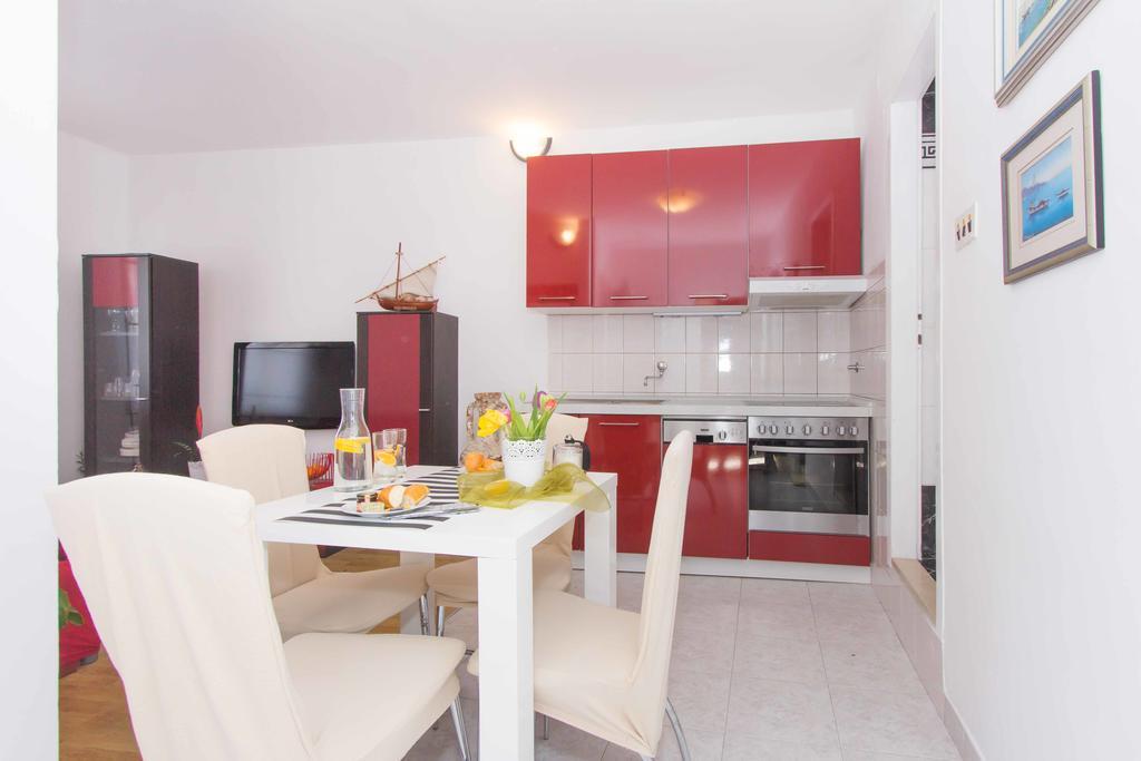 Red Valentino Apartment สปลิท ภายนอก รูปภาพ
